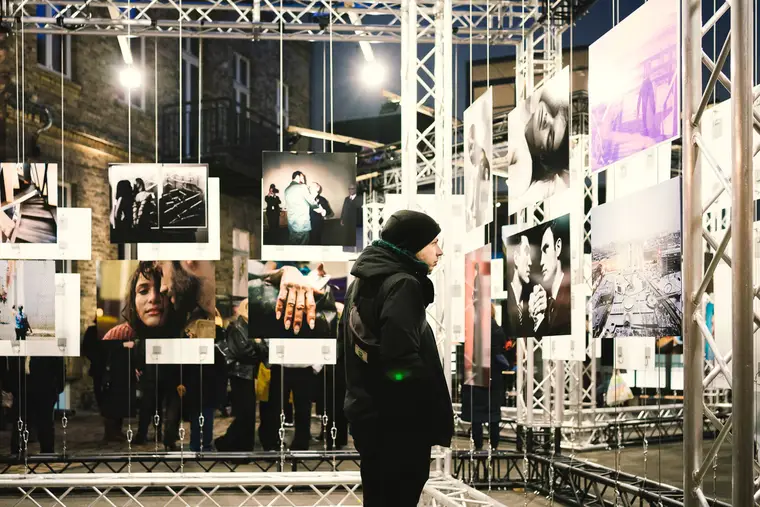 Vernissage · EMOP 2023 — cultural event photography in Berlin by Natalia Dymkowski (2)