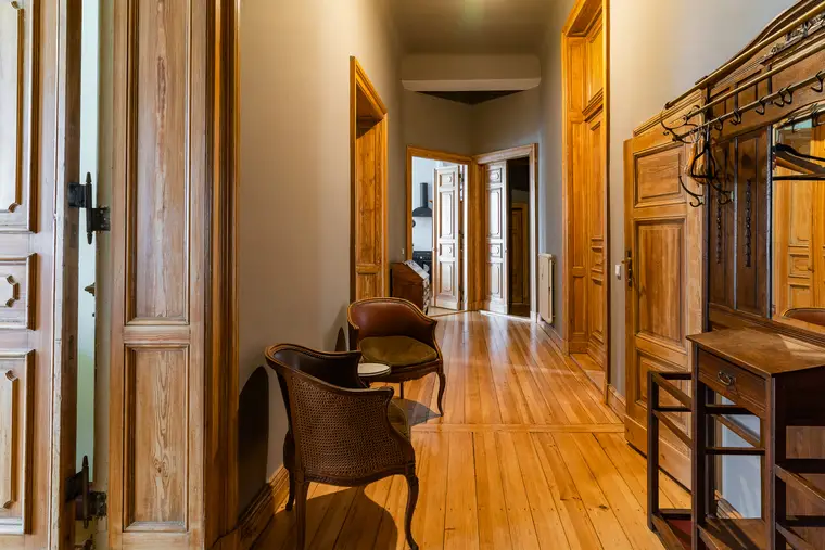 Mitte Restored Altbau — real estate & interior photography in Berlin by Natalia Dymkowski (1)