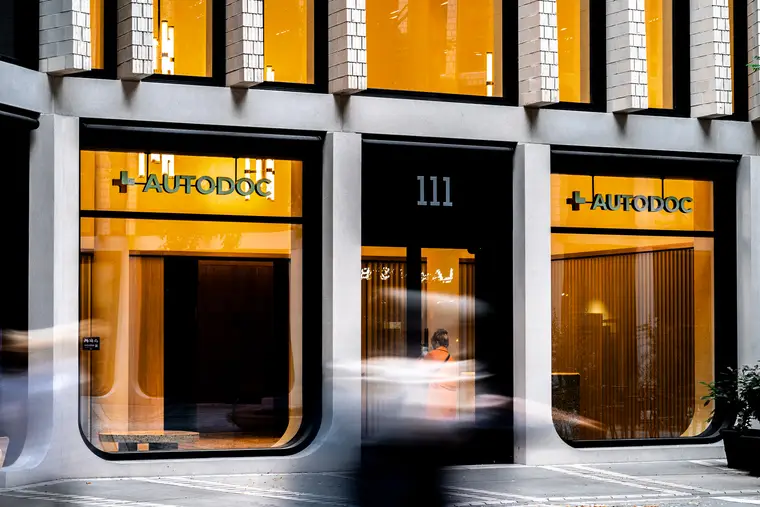 Autodoc — AM TACHELES — real estate & interior photography in Berlin by Natalia Dymkowski (1)